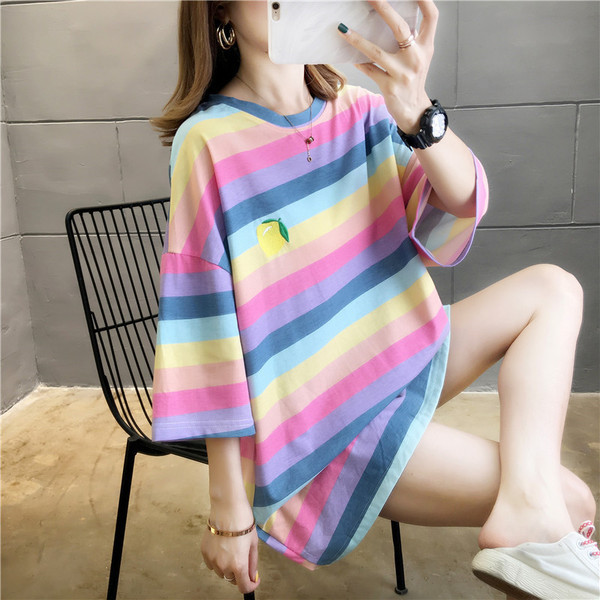 Dryžuoti marškinėliai nėščiosioms su siuvinėjimu