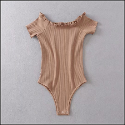 Női test rövid ujjú, csupasz váll