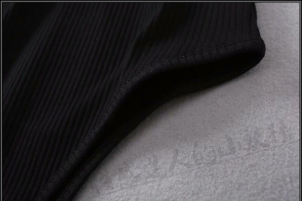 Női test rövid ujjú, csupasz váll