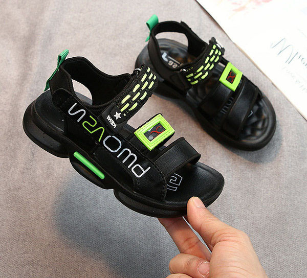 Kirja ja kleebistega laste sandaalid poistele