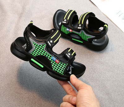 Παιδικά αντιολισθητικά σανδάλια με πλέγμα για αγόρια