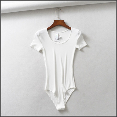 Női body kerek nyakkivágással és rövid ujjal