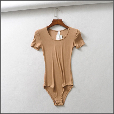 Női body kerek nyakkivágással és rövid ujjal