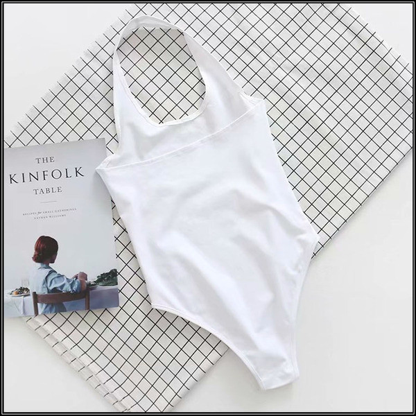 Γυναικείο καθημερινό κορμάκι με στρογγυλή λαιμόκοψη