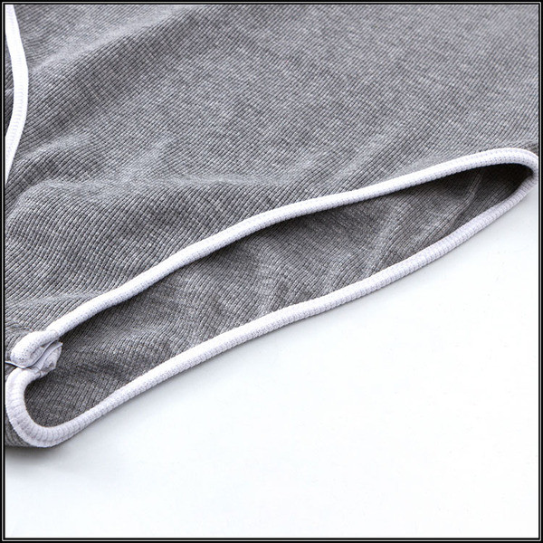 Napi női test széles pántokkal