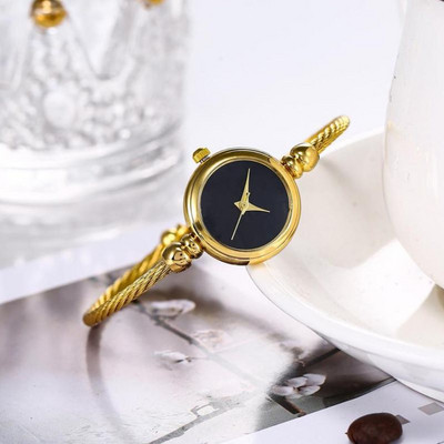 Κομψό γυναικείο ρολόι χαλαζία