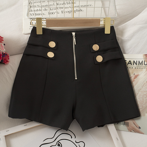 Naiste lühikesed püksid luku ja nööpidega