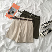 Φαρδιά σορτς με ζώνη και ψηλή μέση