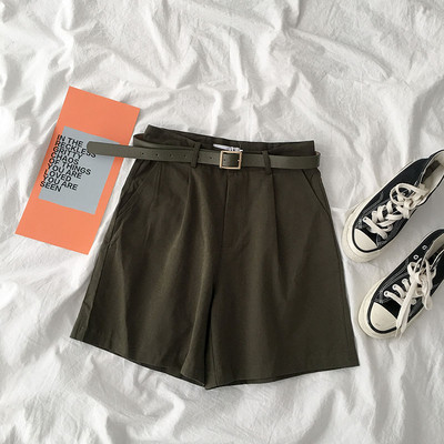 Φαρδιά σορτς με ζώνη και ψηλή μέση