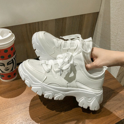 Φθινοπωρινά γυναικεία αθλητικά παπούτσια με υψηλή τραχιά σόλα και κορδόνια