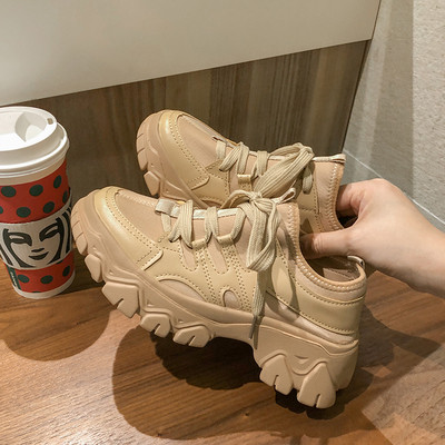 Φθινοπωρινά γυναικεία αθλητικά παπούτσια με υψηλή τραχιά σόλα και κορδόνια