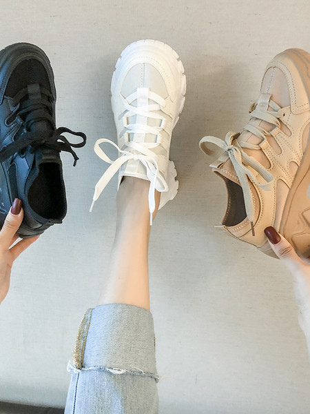 Φθινοπωρινά γυναικεία αθλητικά παπούτσια με υψηλή τραχιά σόλα και κορδόνια