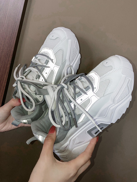 Casual γυναικεία αθλητικά παπούτσια με αντανακλαστικά στοιχεία