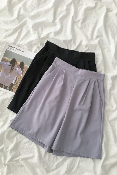 Retro stílusú női rövidnadrág zsebekkel