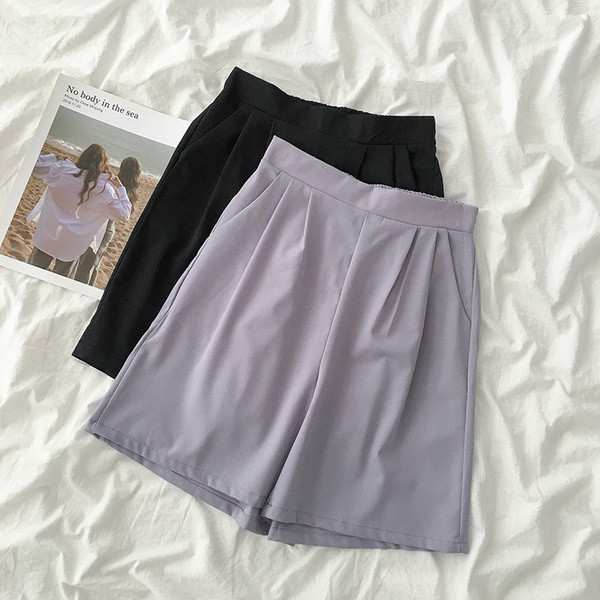 Retro stílusú női rövidnadrág zsebekkel