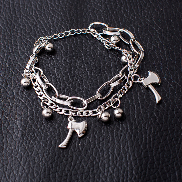 Ανδρικό βραχιόλι με μεταλλικές διακοσμήσεις