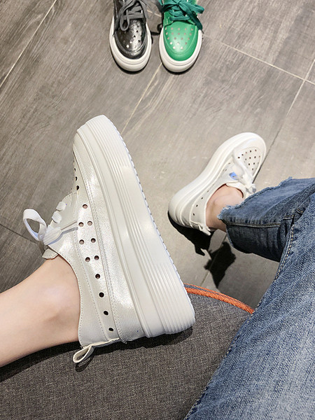 Αναπνεύσιμα γυναικεία αθλητικά παπούτσια από οικολογικό δέρμα με ψηλή σόλα και κορδόνια