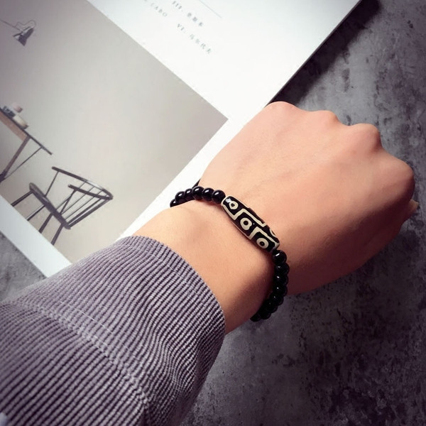 Modern férfi karkötő nyakkendővel