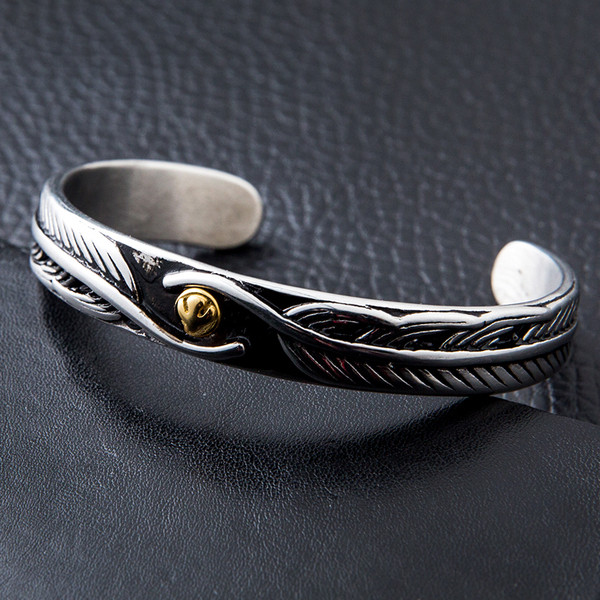 Stílusos férfi fém karkötő