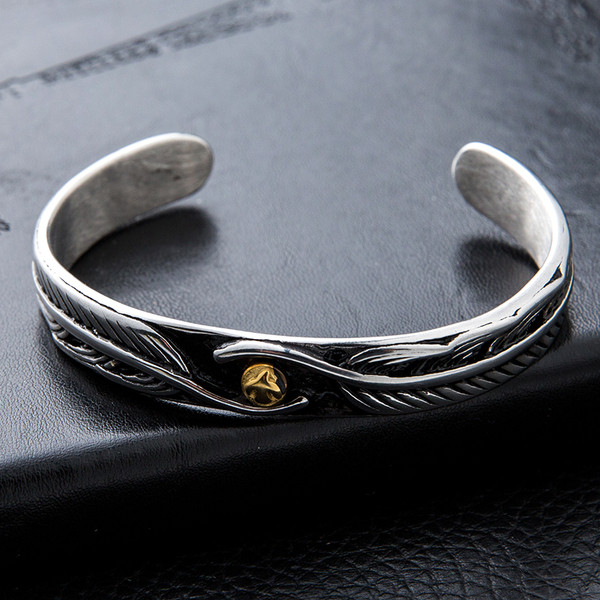 Stílusos férfi fém karkötő