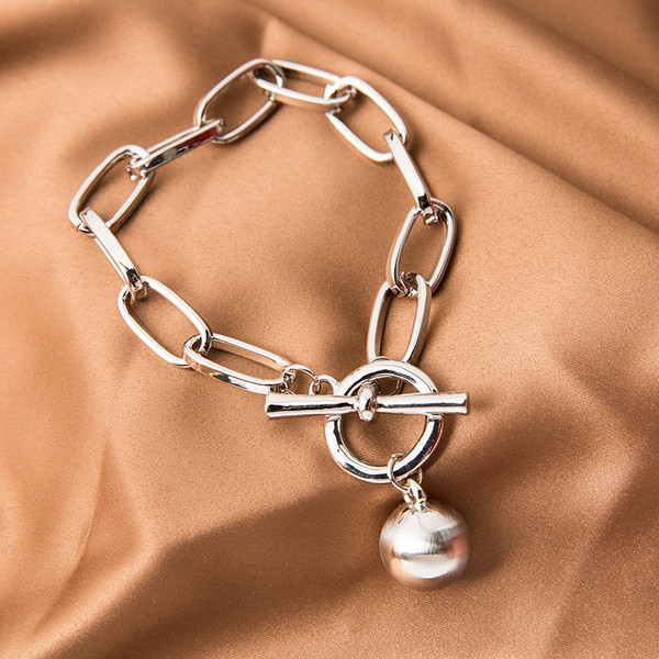 Μοντέρνο γυναικείο βραχιόλι