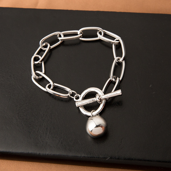 Μοντέρνο γυναικείο βραχιόλι