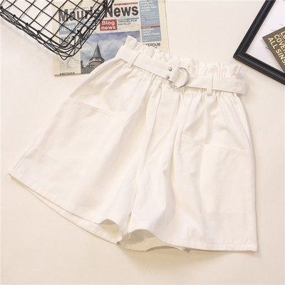 Női rövidnadrág övvel és elasztikus derékkal