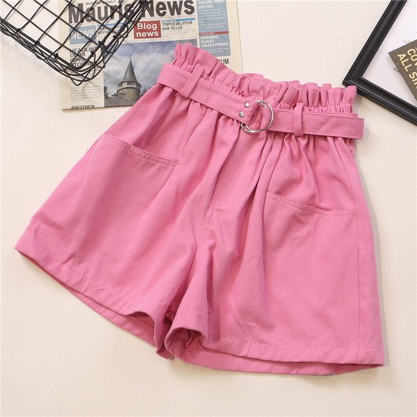 Női rövidnadrág övvel és elasztikus derékkal