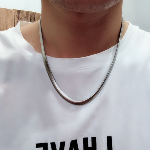 Igapäevane metallist meestekett