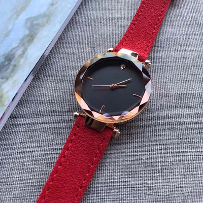 Sieviešu pulkstenis ar zamšādas siksniņu