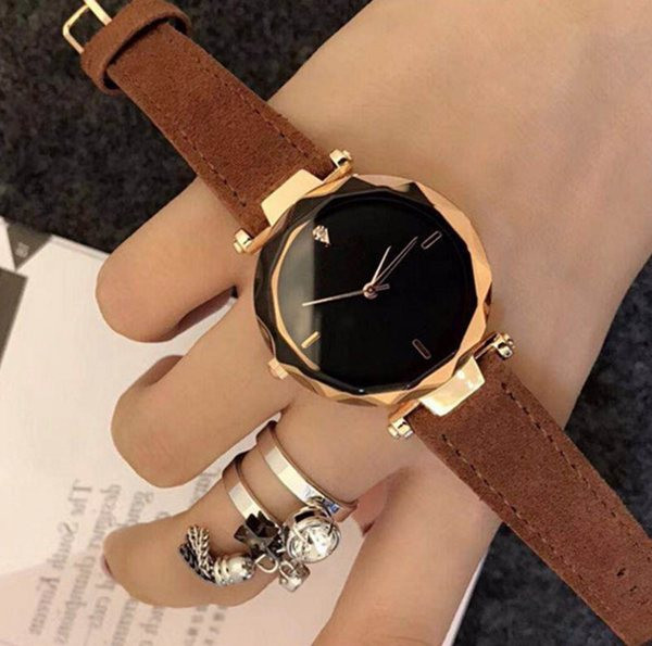 Sieviešu pulkstenis ar zamšādas siksniņu