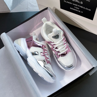 Νέο μοντέλο γυναικεία αθλητικά παπούτσια με τραχιά σόλα και γυαλιστερό αποτέλεσμα