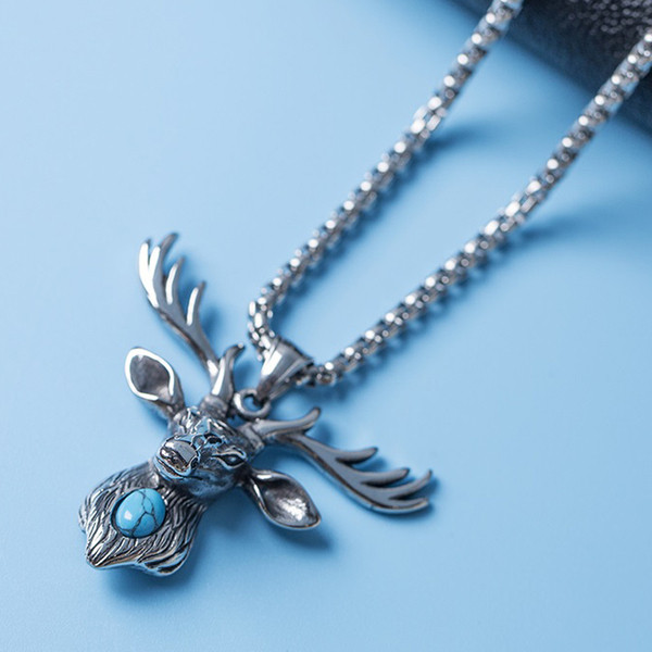 Ανδρική μοντέρνα αλυσίδα με μεταλλικό στοιχείο