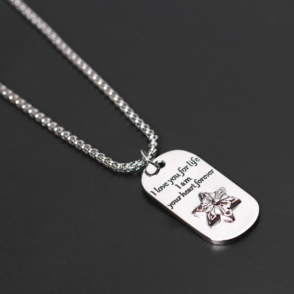 Férfi napi lánc feliratokkal