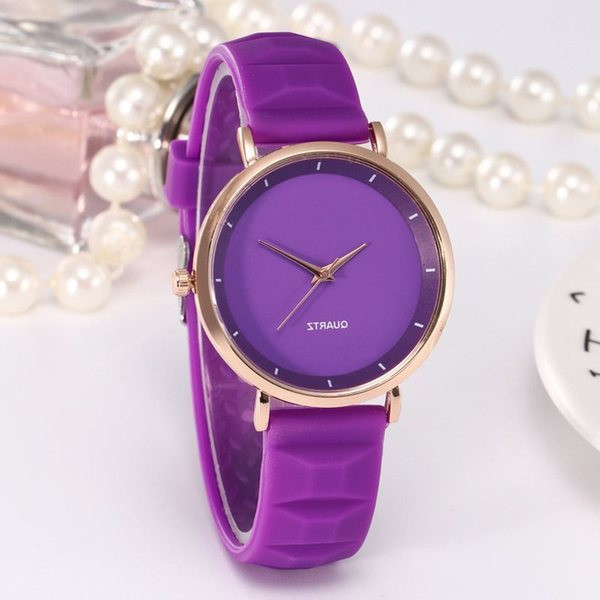 Modern női karóra szilikon szíjjal