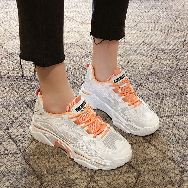 Alkalmi női tornacipő magas talppal és színes nyakkendőkkel