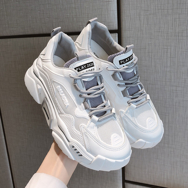 Alkalmi női tornacipő magas talppal és színes nyakkendőkkel