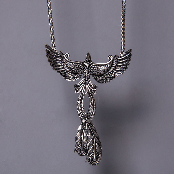 Τρέχουσα ανδρική αλυσίδα με μεταλλικό στοιχείο