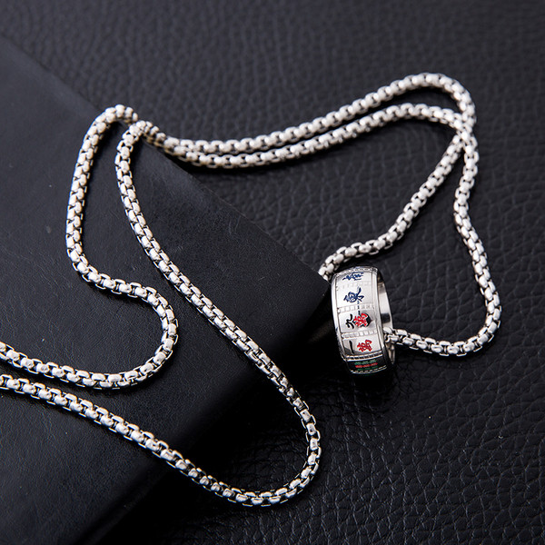 Napi férfi lánc fém díszítéssel