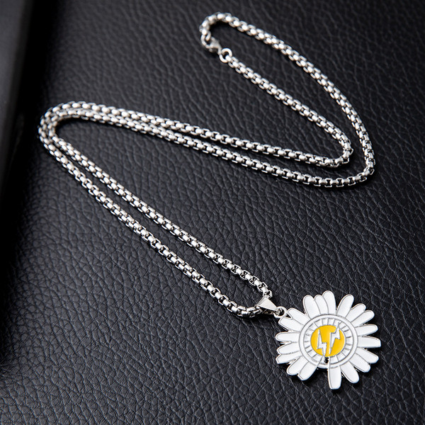 Καθημερινό γυναικείο μακρύ κολιέ με λουλουδάτο στοιχείο