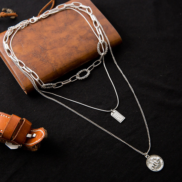 Κομψό γυναικείο μεταλλικό κολιέ