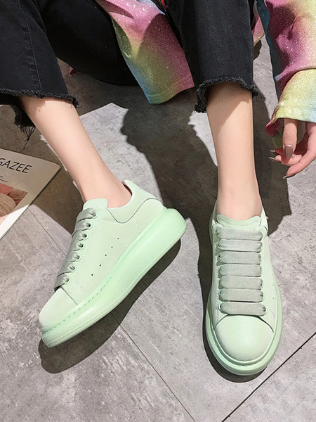 Casual γυναικεία αθλητικά παπούτσια από οικολογικό δέρμα με επίπεδη σόλα και κορδόνια