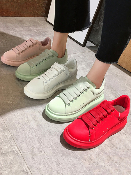 Casual γυναικεία αθλητικά παπούτσια από οικολογικό δέρμα με επίπεδη σόλα και κορδόνια