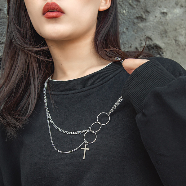 Moderna ženska duga metalna ogrlica