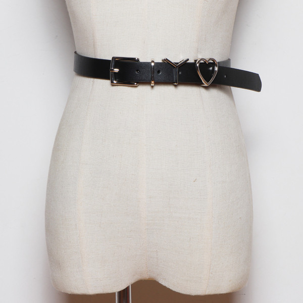 Lezser női fekete ekobőr öv fém elemekkel