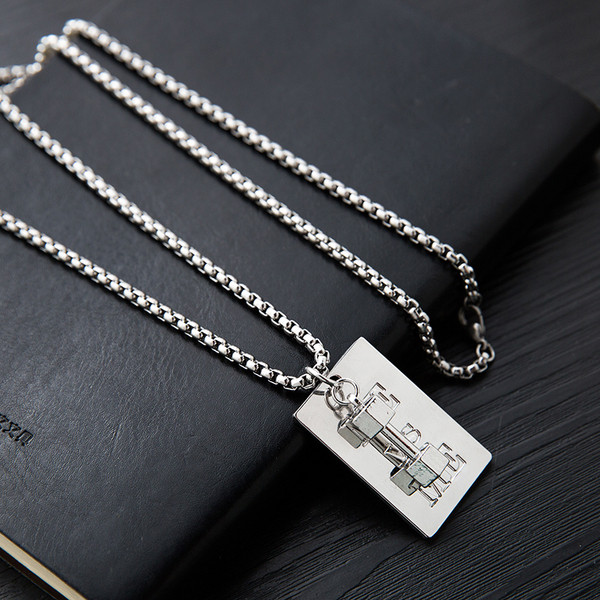 Καθημερινή ανδρική αλυσίδα με μεταλλικά μενταγιόν