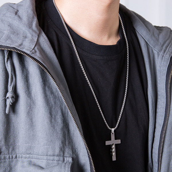 Ανδρική μεταλλική αλυσίδα με μενταγιόν