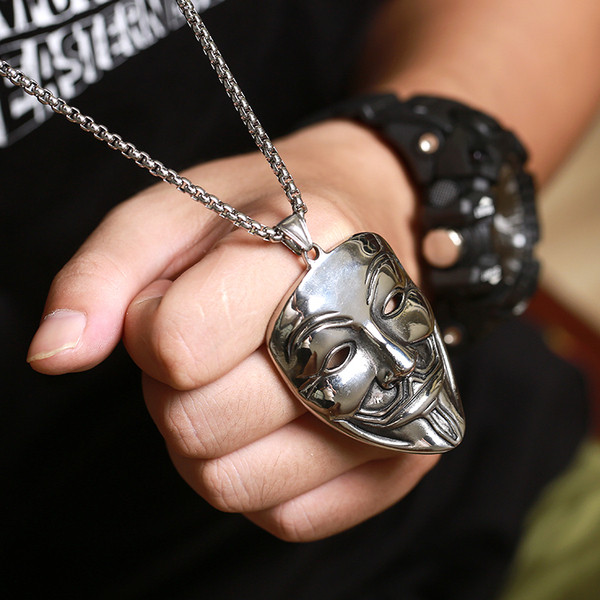 Aktuális férfi lánc medállal