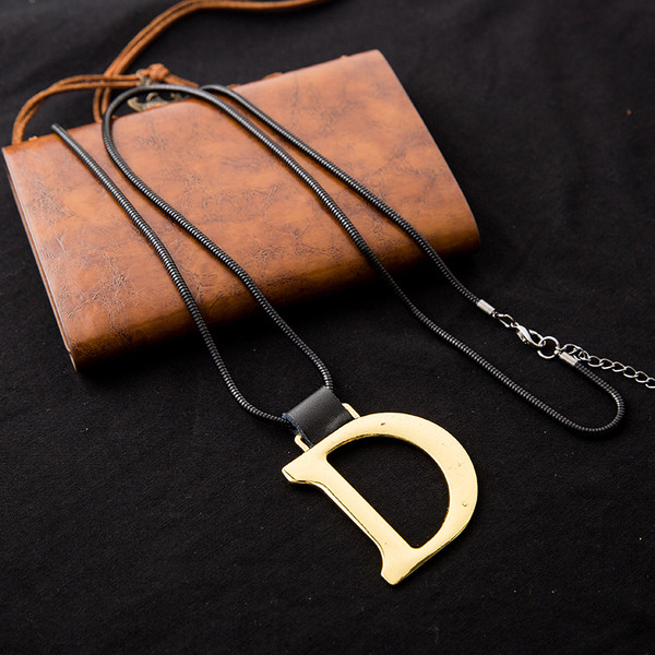 Férfi napi lánc medállal