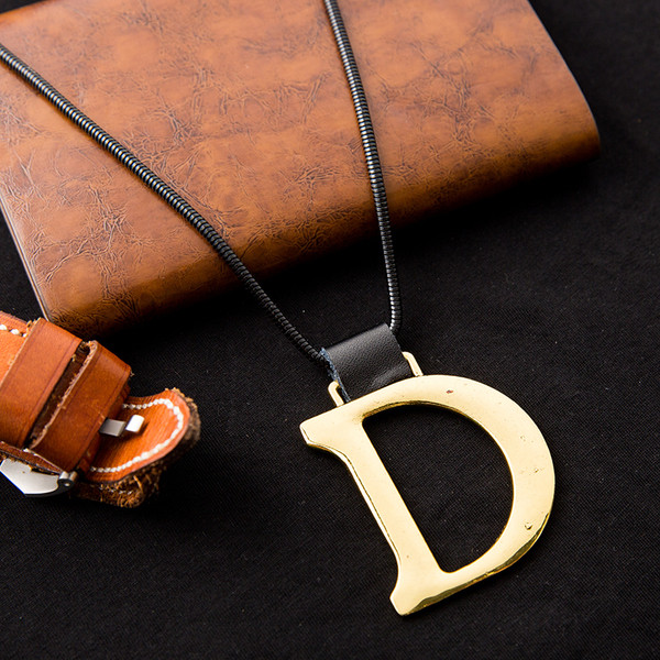 Férfi napi lánc medállal